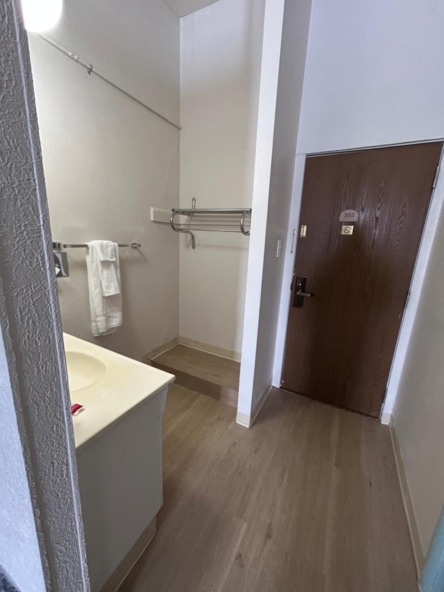 Studio Apartments Стърлинг Екстериор снимка